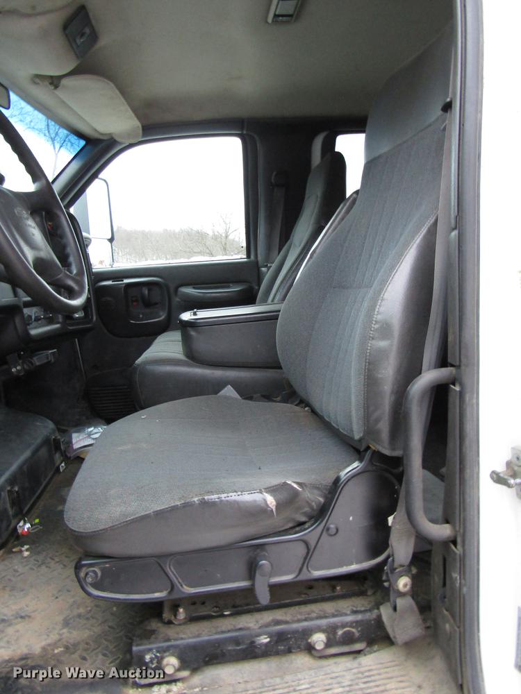 image for item DB6978 2008 Chevrolet C4500 flatbed truck