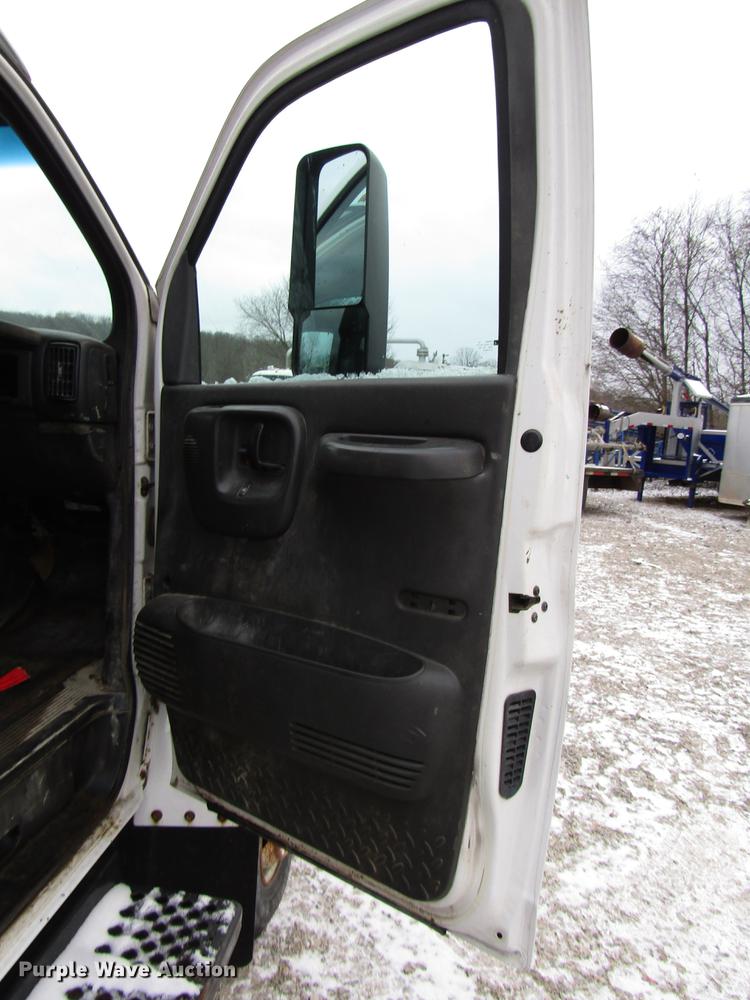 image for item DB6978 2008 Chevrolet C4500 flatbed truck