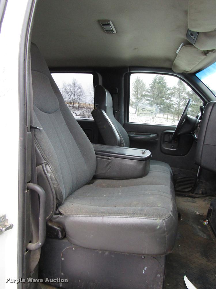 image for item DB6978 2008 Chevrolet C4500 flatbed truck