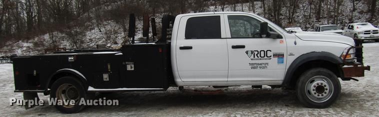 image for item DB6983 2011 Dodge Ram 5500 flatbed truck