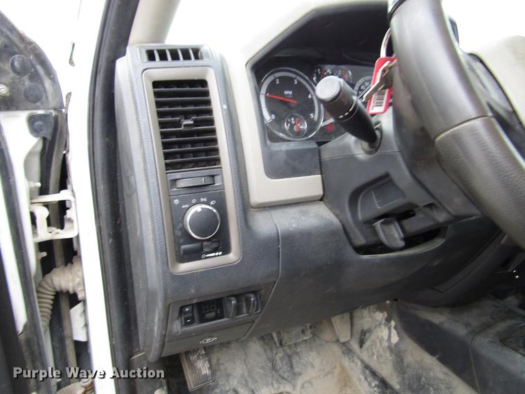 image for item DB6983 2011 Dodge Ram 5500 flatbed truck