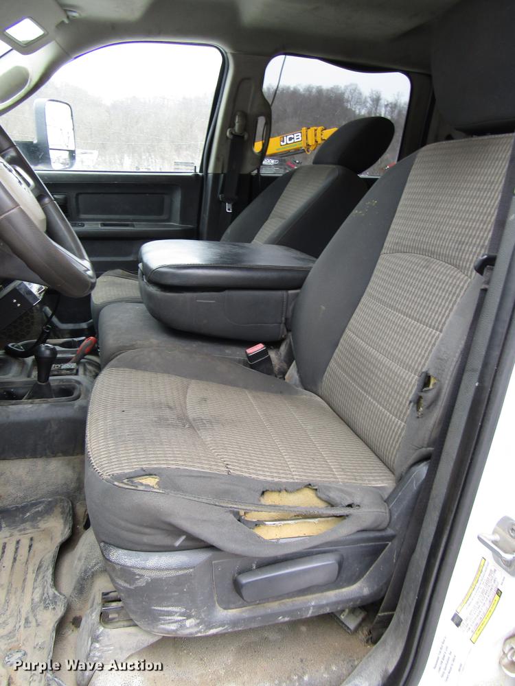 image for item DB6983 2011 Dodge Ram 5500 flatbed truck