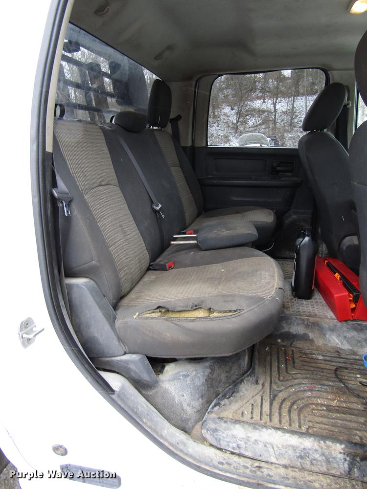 image for item DB6983 2011 Dodge Ram 5500 flatbed truck