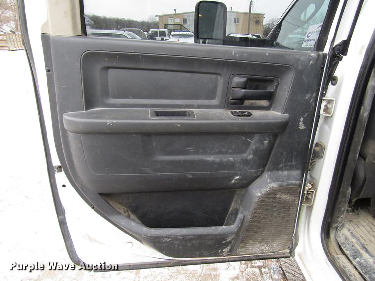 image for item DB6983 2011 Dodge Ram 5500 flatbed truck