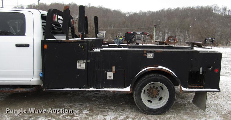 image for item DB6983 2011 Dodge Ram 5500 flatbed truck