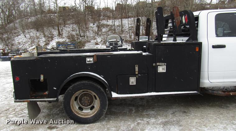 image for item DB6983 2011 Dodge Ram 5500 flatbed truck