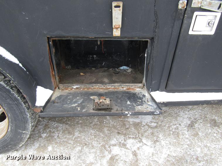 image for item DB6983 2011 Dodge Ram 5500 flatbed truck