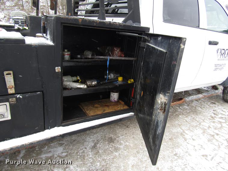 image for item DB6983 2011 Dodge Ram 5500 flatbed truck