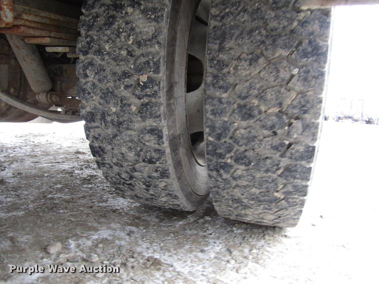 image for item DB6983 2011 Dodge Ram 5500 flatbed truck