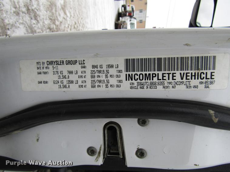 image for item DB6983 2011 Dodge Ram 5500 flatbed truck