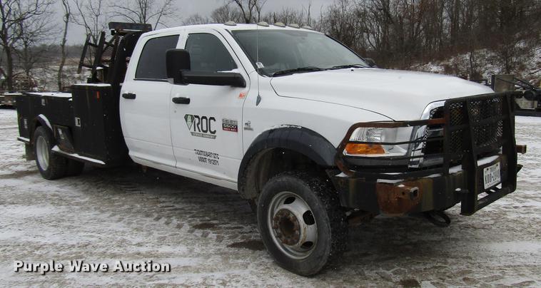 image for item DB6985 2012 Dodge Ram 5500 flatbed truck