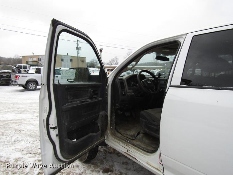 image for item DB6985 2012 Dodge Ram 5500 flatbed truck