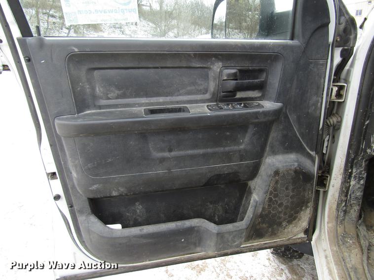 image for item DB6985 2012 Dodge Ram 5500 flatbed truck