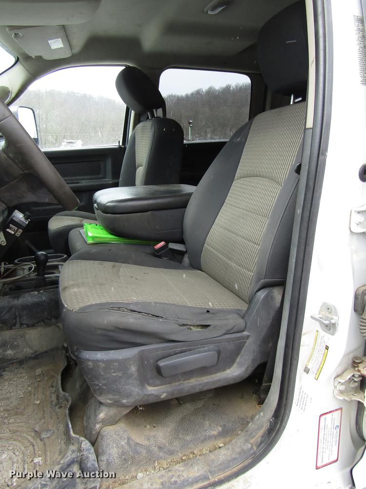 image for item DB6985 2012 Dodge Ram 5500 flatbed truck