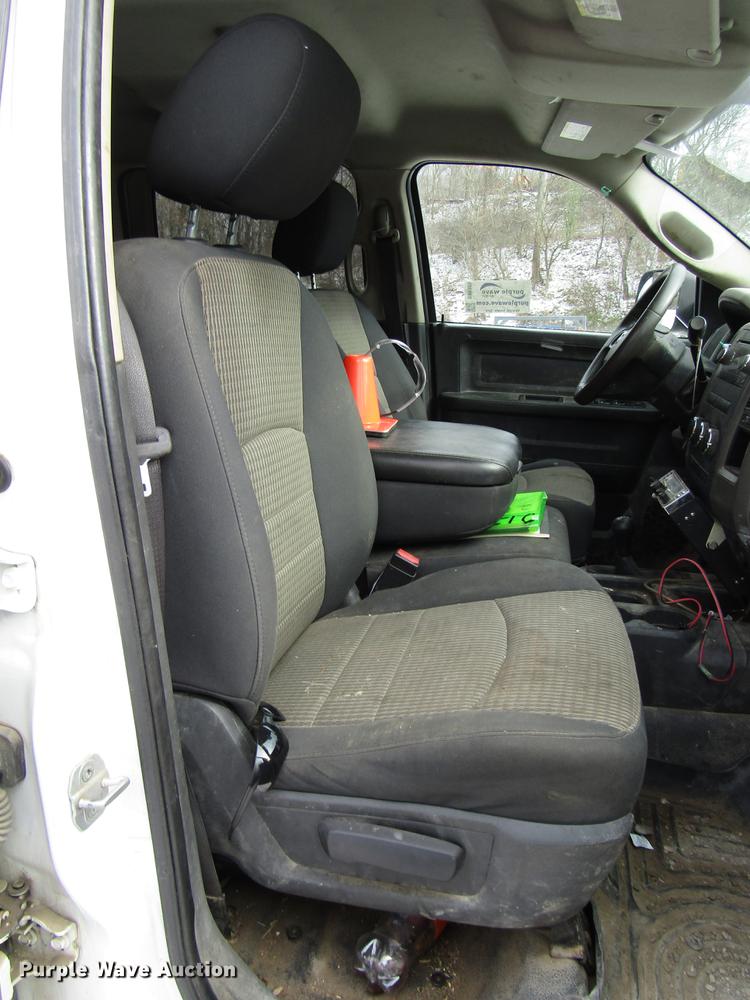 image for item DB6985 2012 Dodge Ram 5500 flatbed truck