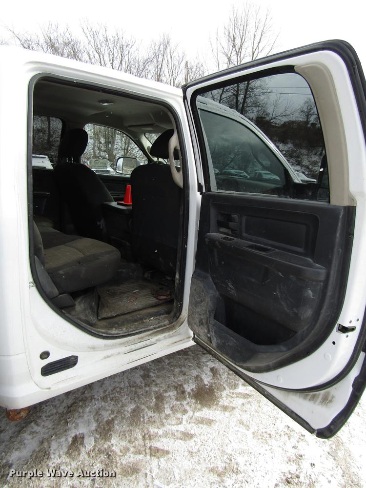 image for item DB6985 2012 Dodge Ram 5500 flatbed truck