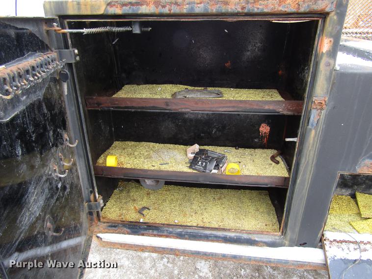 image for item DB6985 2012 Dodge Ram 5500 flatbed truck