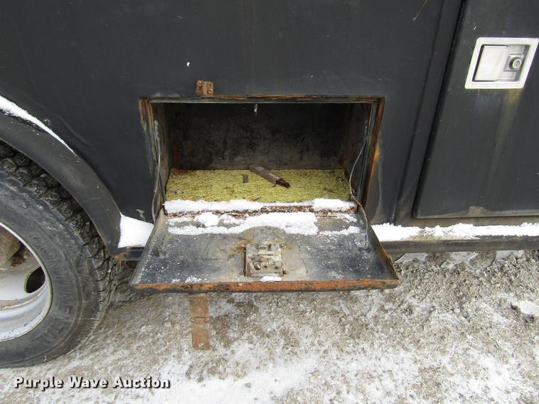 image for item DB6985 2012 Dodge Ram 5500 flatbed truck