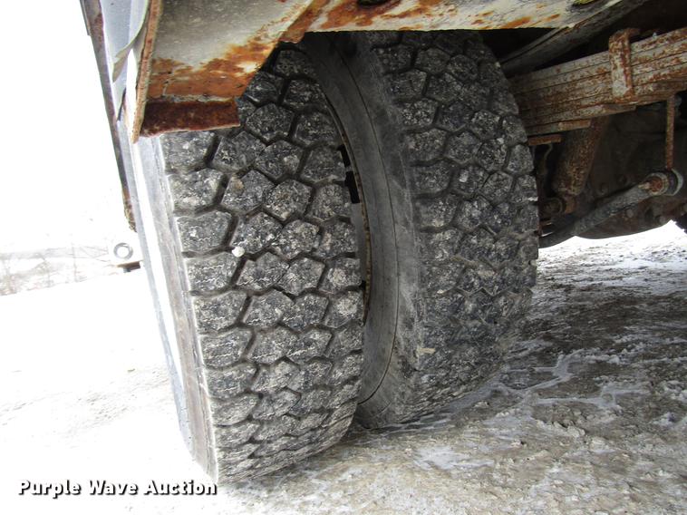 image for item DB6985 2012 Dodge Ram 5500 flatbed truck