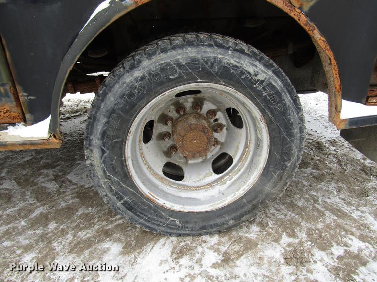 image for item DB6985 2012 Dodge Ram 5500 flatbed truck