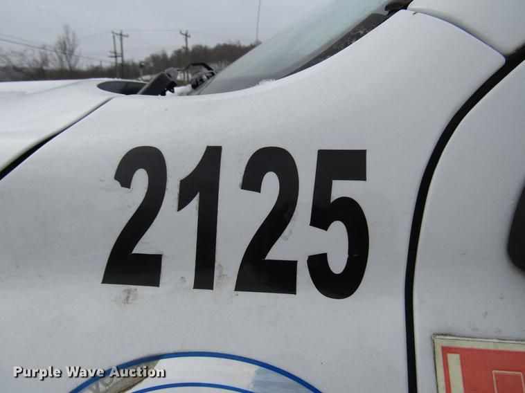 image for item DB6985 2012 Dodge Ram 5500 flatbed truck