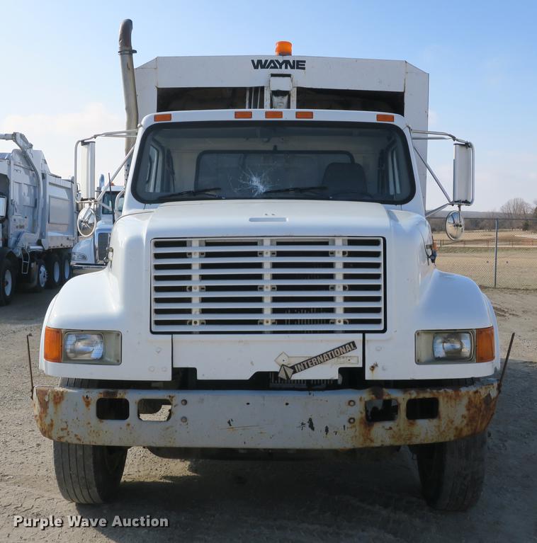 image for item DB8903 2000 International 4700 refuse truck