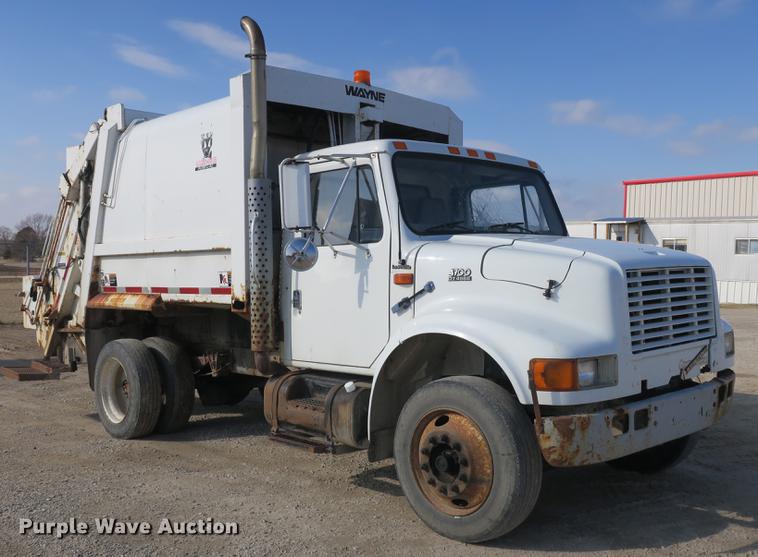 image for item DB8903 2000 International 4700 refuse truck