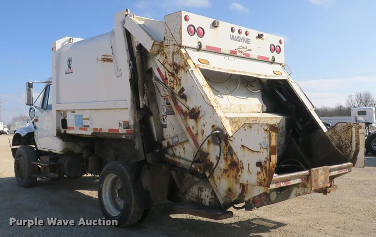 image for item DB8903 2000 International 4700 refuse truck