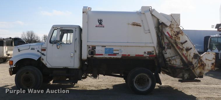 image for item DB8903 2000 International 4700 refuse truck