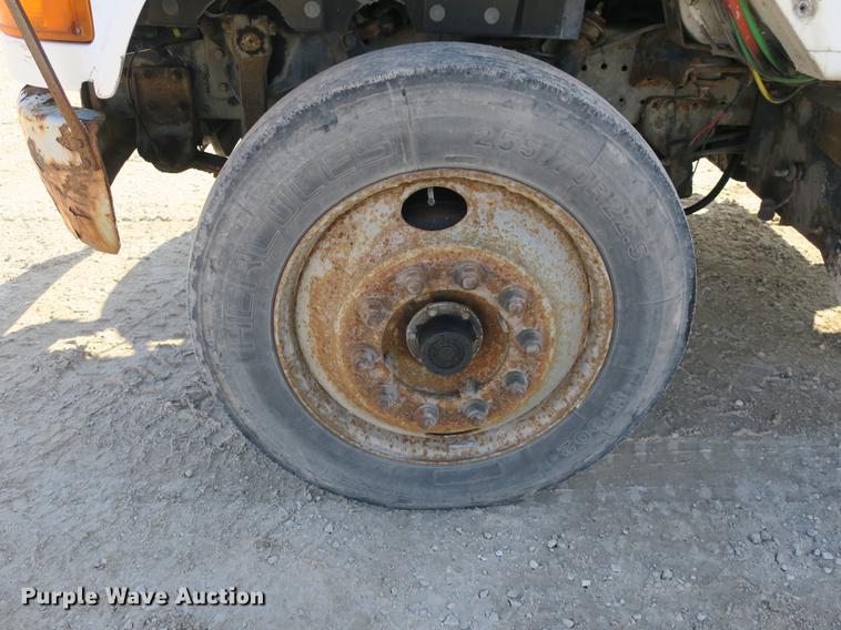 image for item DB8903 2000 International 4700 refuse truck