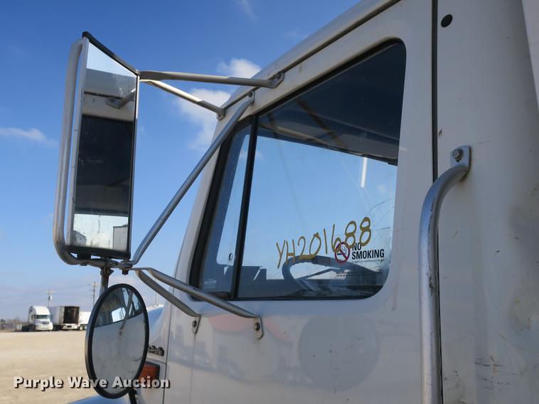 image for item DB8903 2000 International 4700 refuse truck