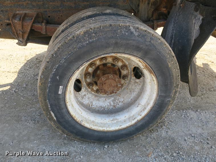 image for item DB8903 2000 International 4700 refuse truck