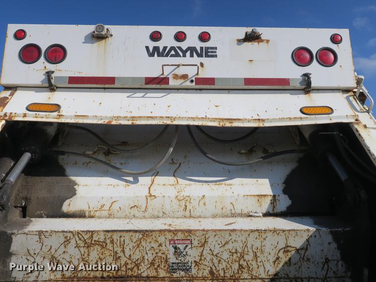 image for item DB8903 2000 International 4700 refuse truck