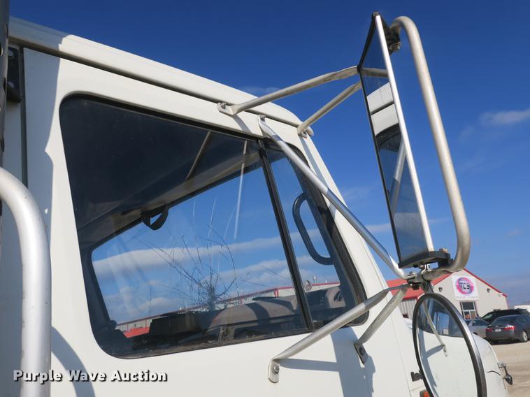 image for item DB8903 2000 International 4700 refuse truck