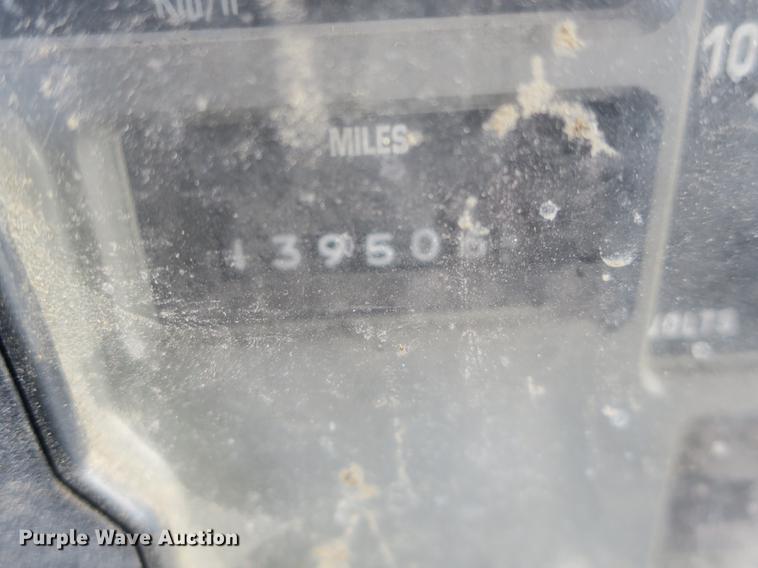 image for item DB8903 2000 International 4700 refuse truck