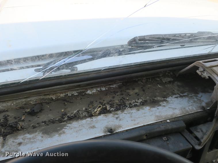 image for item DB8903 2000 International 4700 refuse truck