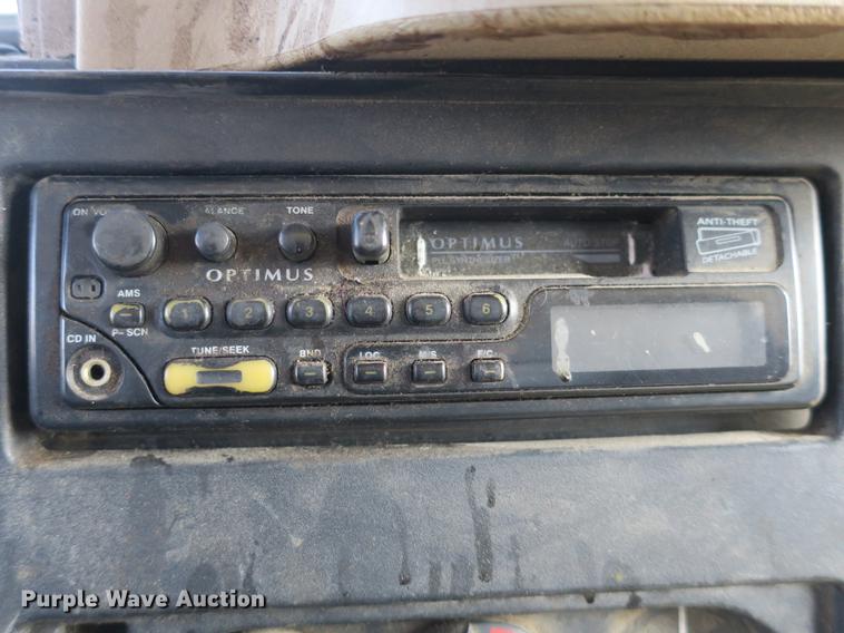 image for item DB8903 2000 International 4700 refuse truck