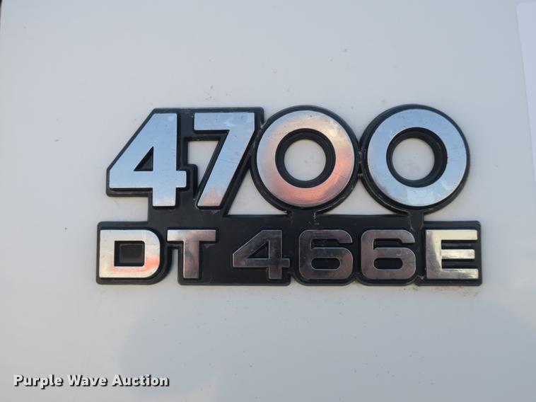 image for item DB8903 2000 International 4700 refuse truck