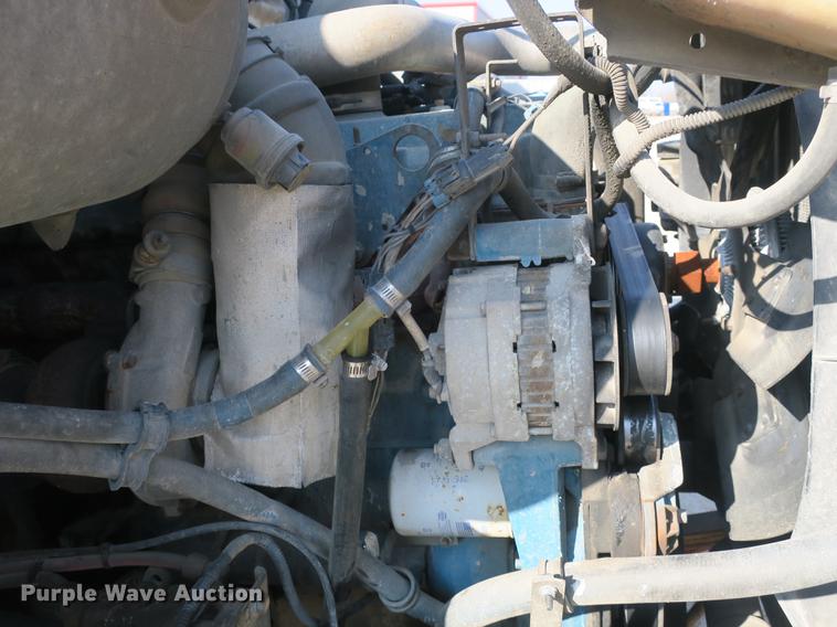 image for item DB8903 2000 International 4700 refuse truck