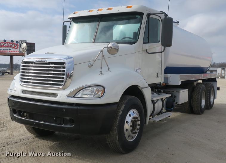 image for item DB8904 2007 Freightliner CL120 vacuum truck