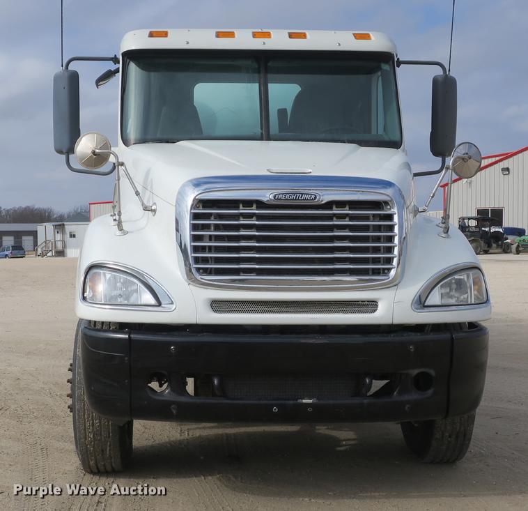 image for item DB8904 2007 Freightliner CL120 vacuum truck