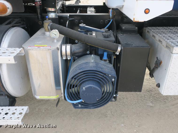 image for item DB8904 2007 Freightliner CL120 vacuum truck