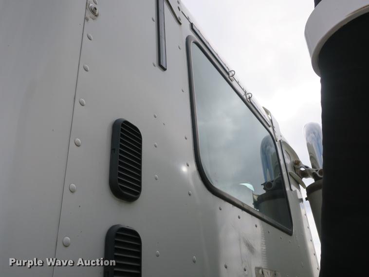 image for item DB8904 2007 Freightliner CL120 vacuum truck