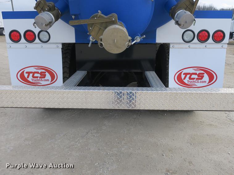 image for item DB8904 2007 Freightliner CL120 vacuum truck