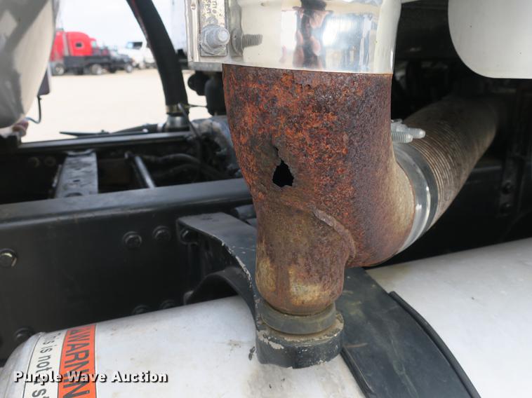 image for item DB8904 2007 Freightliner CL120 vacuum truck