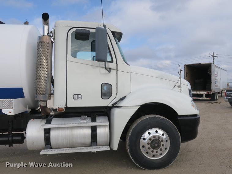 image for item DB8904 2007 Freightliner CL120 vacuum truck