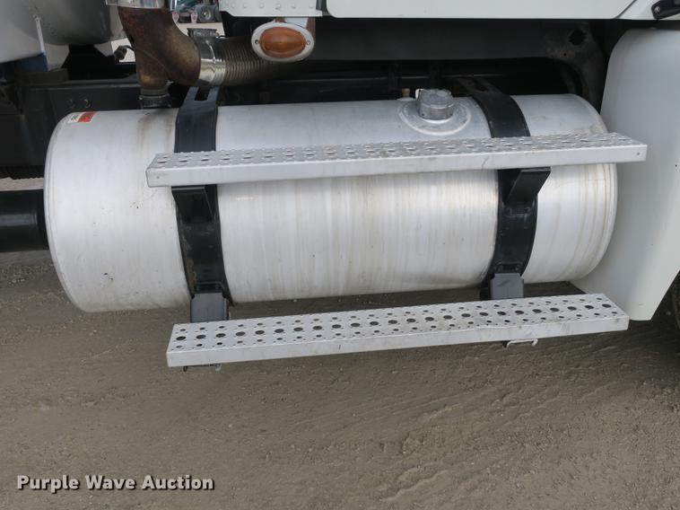 image for item DB8904 2007 Freightliner CL120 vacuum truck