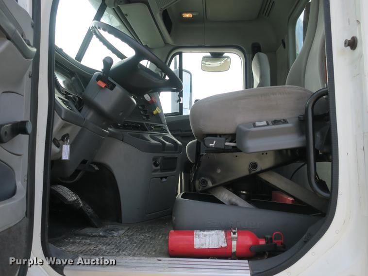 image for item DB8904 2007 Freightliner CL120 vacuum truck