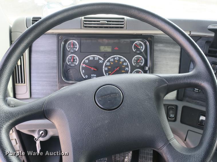 image for item DB8904 2007 Freightliner CL120 vacuum truck