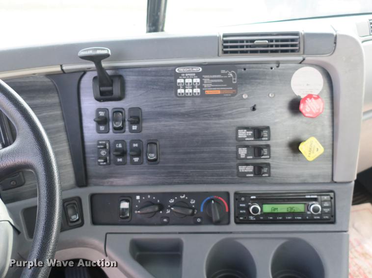 image for item DB8904 2007 Freightliner CL120 vacuum truck